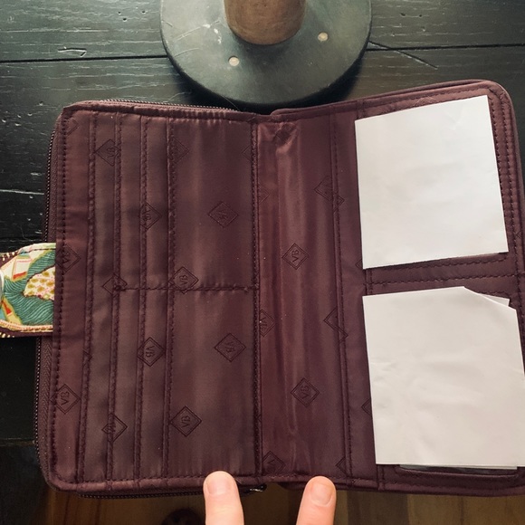 Vera Bradley - Picture 3 of 3